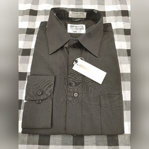 HENRY SEGAL MEN'S POLY/COTTON PLAIN FRONT LAYDOWN COLLAR DRESS SHIRT.